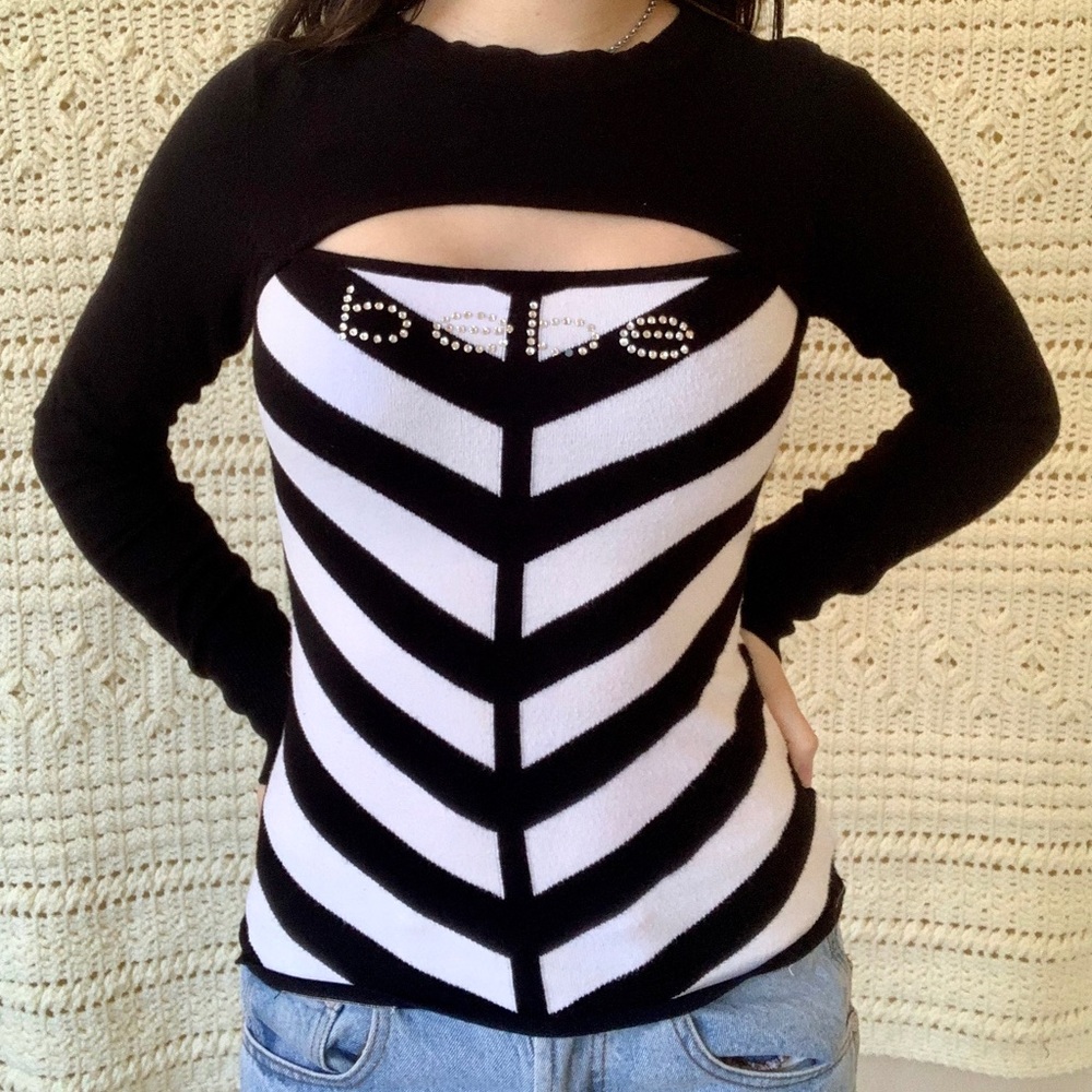 2000s Bebe Long Sleeve w/ Chest Cutout ✨